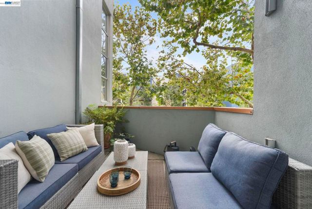 3960 Adeline St 107, Emeryville, CA 94608