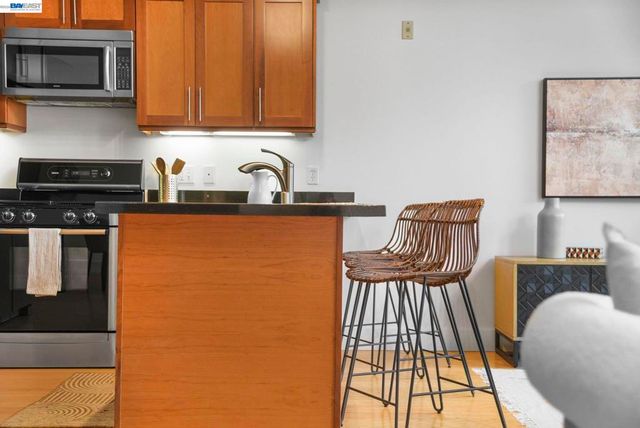 3960 Adeline St 107, Emeryville, CA 94608