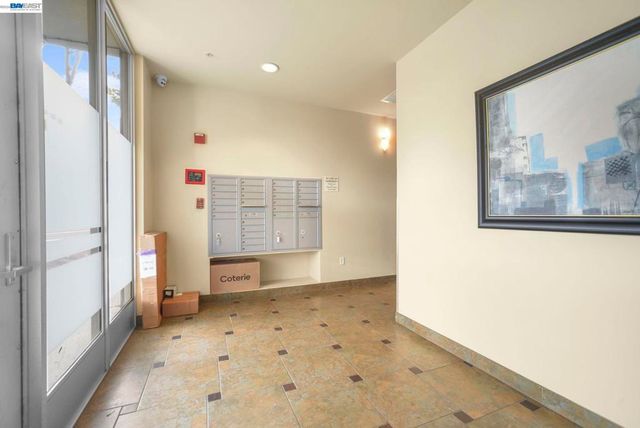 3960 Adeline St 107, Emeryville, CA 94608