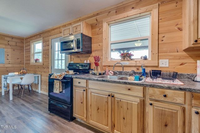 117-125 Ridgeview Drive, Elizabethton, TN 37643