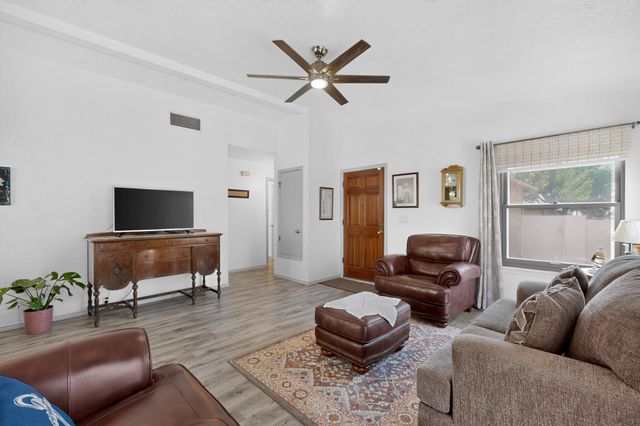 316 Palmer Park Drive NE, Albuquerque, NM 87123