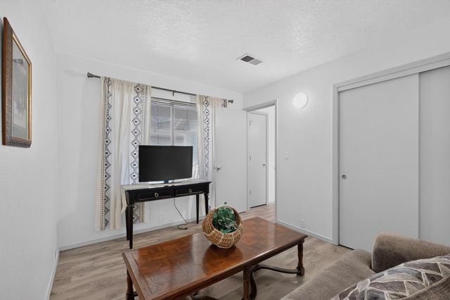 316 Palmer Park Drive NE, Albuquerque, NM 87123
