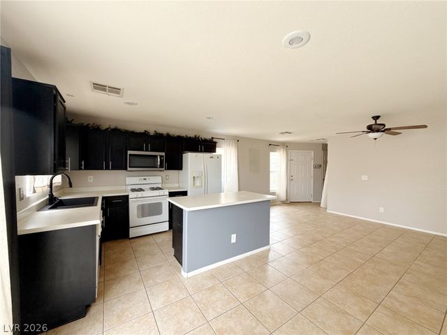 824 Blushing Rose Place, Henderson, NV 89052