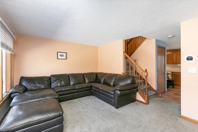 281 Boylston St H, Lowell, MA 01852