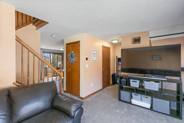 281 Boylston St H, Lowell, MA 01852