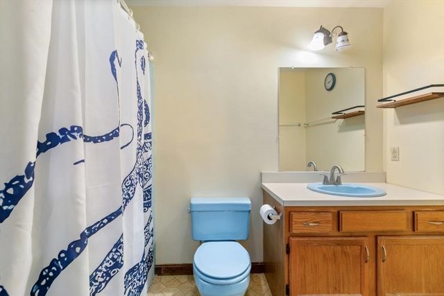 281 Boylston St H, Lowell, MA 01852