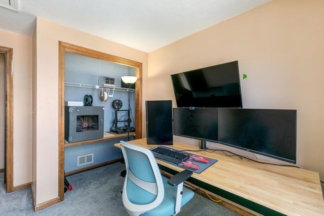 281 Boylston St H, Lowell, MA 01852