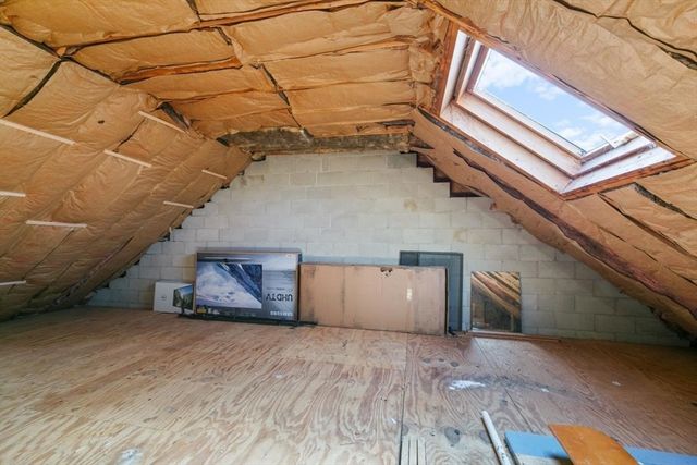 281 Boylston St H, Lowell, MA 01852