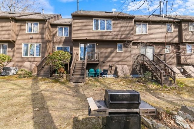 281 Boylston St H, Lowell, MA 01852