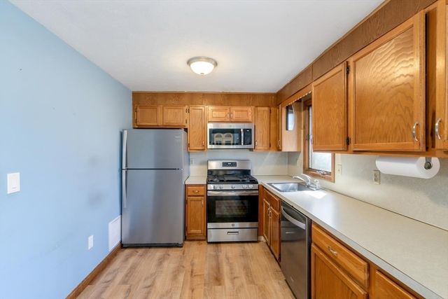 281 Boylston St H, Lowell, MA 01852