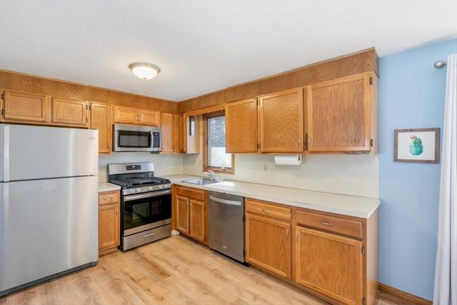 281 Boylston St H, Lowell, MA 01852