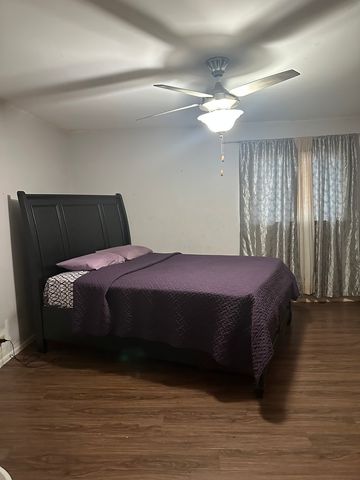 6526 Howard Avenue, Indian Head Park, IL 60525