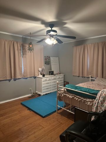 6526 Howard Avenue, Indian Head Park, IL 60525