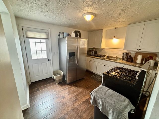 61 Auburn Avenue, Gates, NY 14606