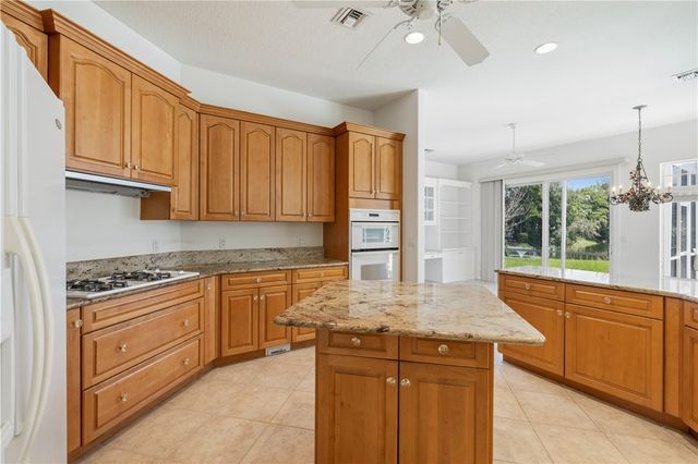 6525 7th Manor, Vero Beach, FL 32968
