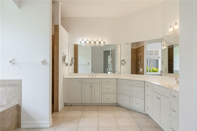 6525 7th Manor, Vero Beach, FL 32968
