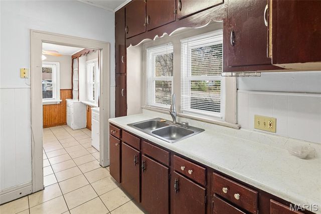 2407 E Main Street, Belleville, IL 62221