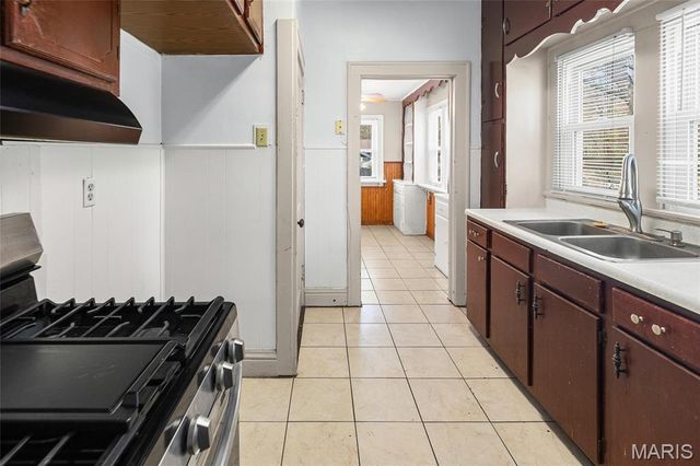 2407 E Main Street, Belleville, IL 62221