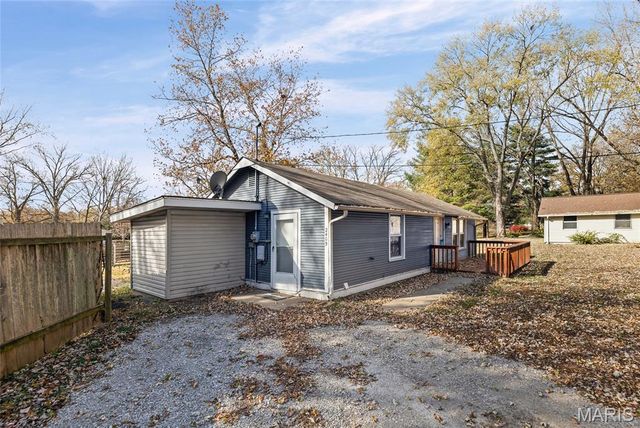 2407 E Main Street, Belleville, IL 62221