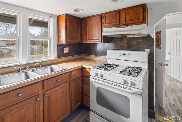 2407 E Main Street, Belleville, IL 62221