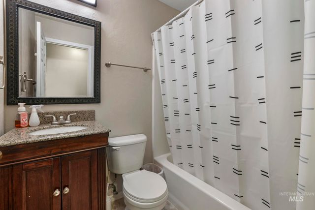 321 Cedarpark Cir, Twin Falls, ID 83301