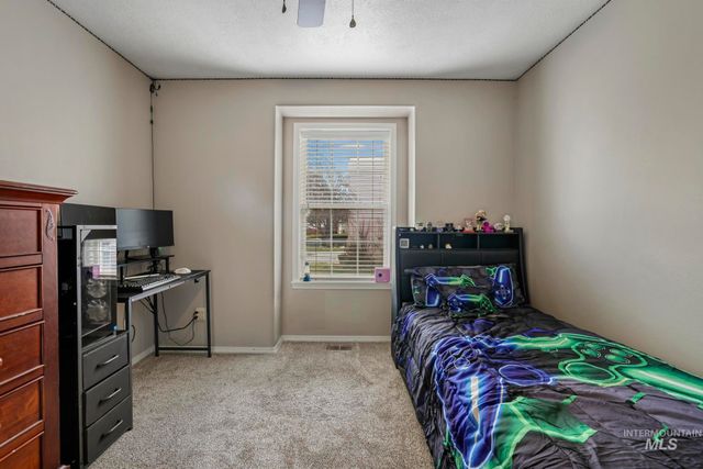 321 Cedarpark Cir, Twin Falls, ID 83301