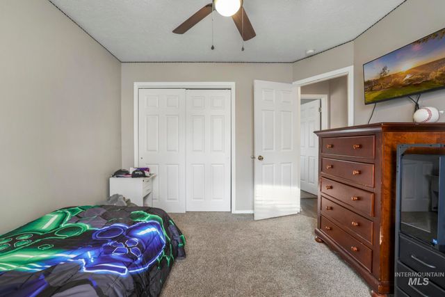 321 Cedarpark Cir, Twin Falls, ID 83301