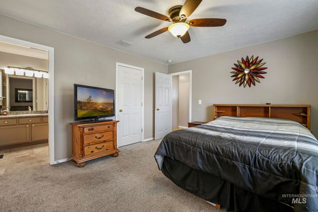 321 Cedarpark Cir, Twin Falls, ID 83301