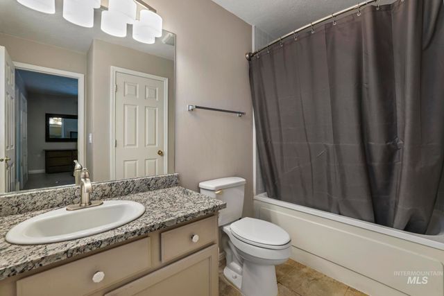 321 Cedarpark Cir, Twin Falls, ID 83301