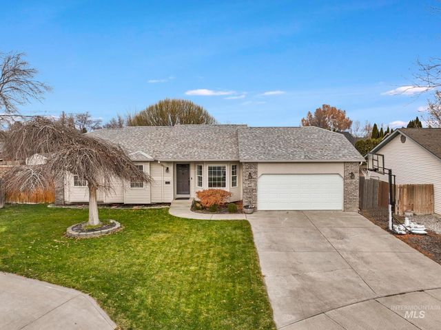 321 Cedarpark Cir, Twin Falls, ID 83301