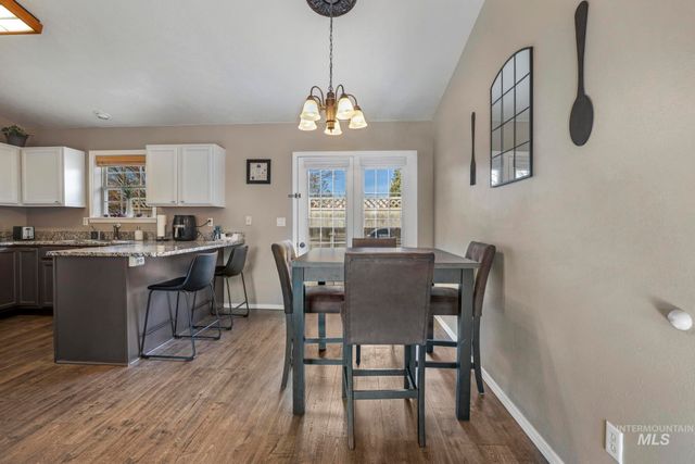 321 Cedarpark Cir, Twin Falls, ID 83301