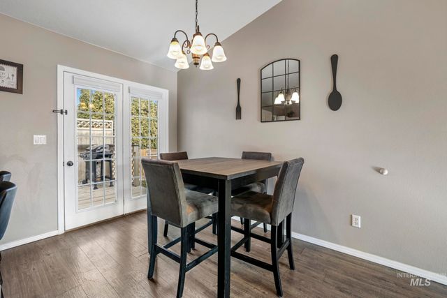 321 Cedarpark Cir, Twin Falls, ID 83301