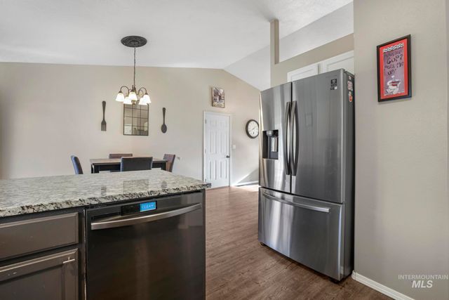 321 Cedarpark Cir, Twin Falls, ID 83301