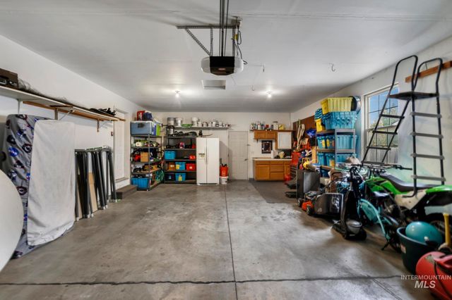 321 Cedarpark Cir, Twin Falls, ID 83301