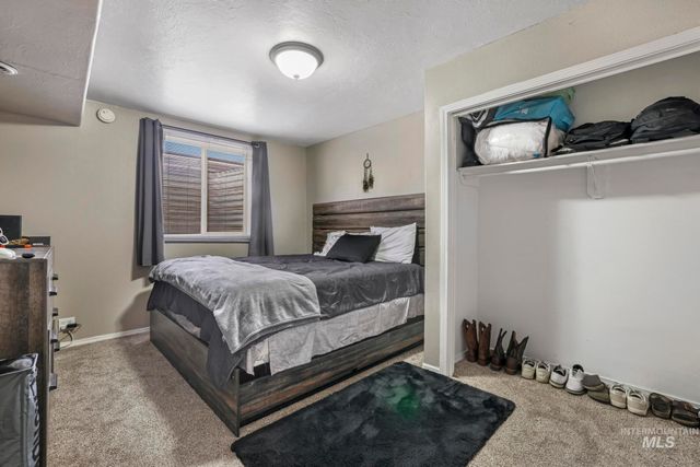 321 Cedarpark Cir, Twin Falls, ID 83301