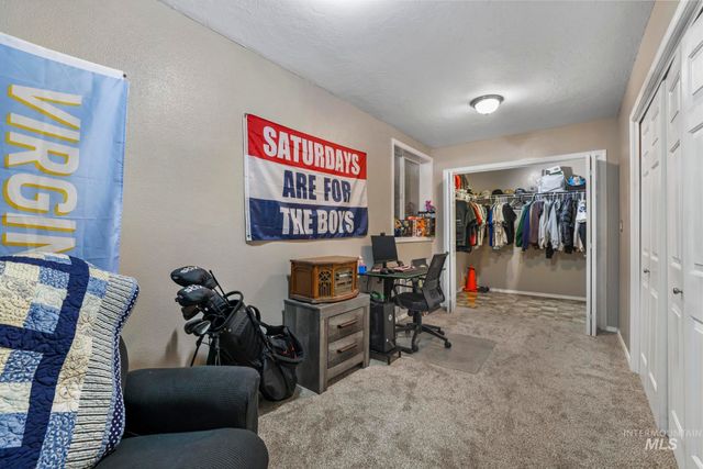 321 Cedarpark Cir, Twin Falls, ID 83301