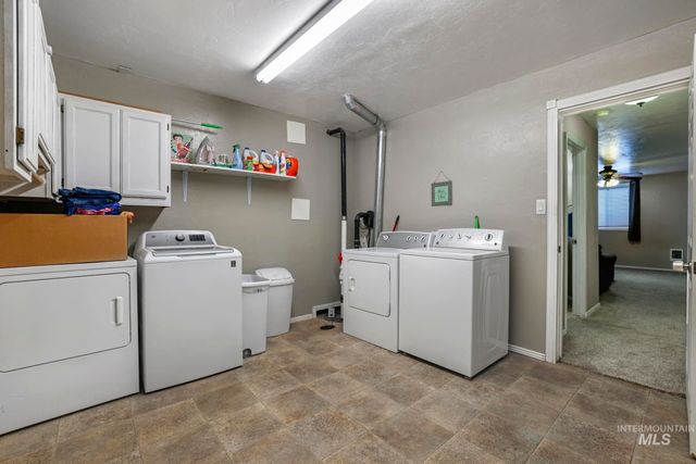 321 Cedarpark Cir, Twin Falls, ID 83301