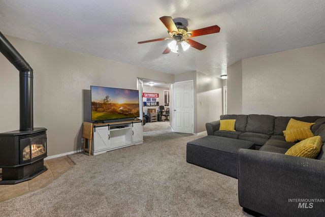 321 Cedarpark Cir, Twin Falls, ID 83301