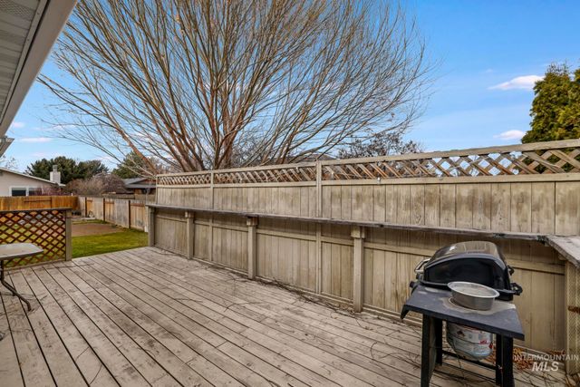 321 Cedarpark Cir, Twin Falls, ID 83301