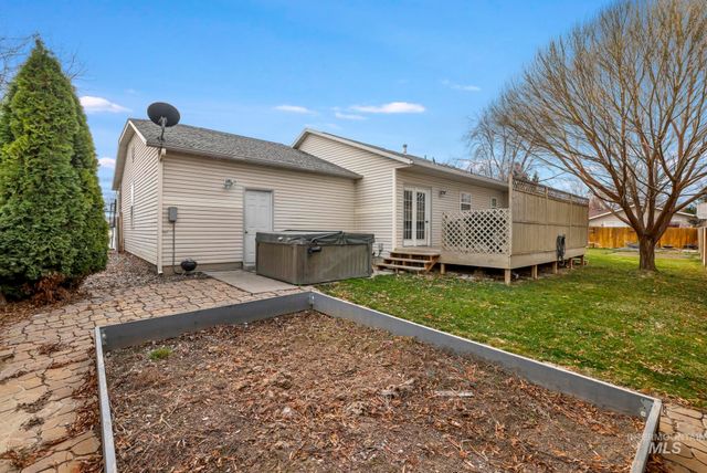 321 Cedarpark Cir, Twin Falls, ID 83301