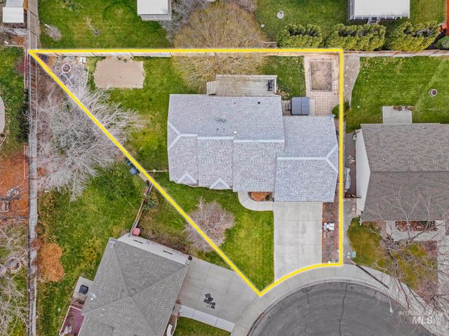 321 Cedarpark Cir, Twin Falls, ID 83301