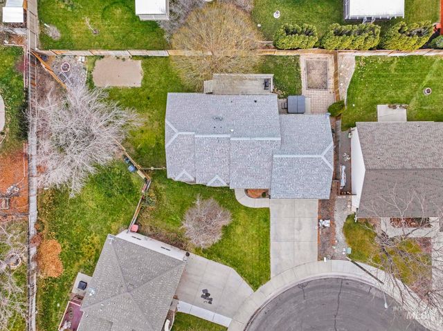 321 Cedarpark Cir, Twin Falls, ID 83301