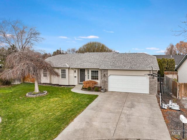 321 Cedarpark Cir, Twin Falls, ID 83301