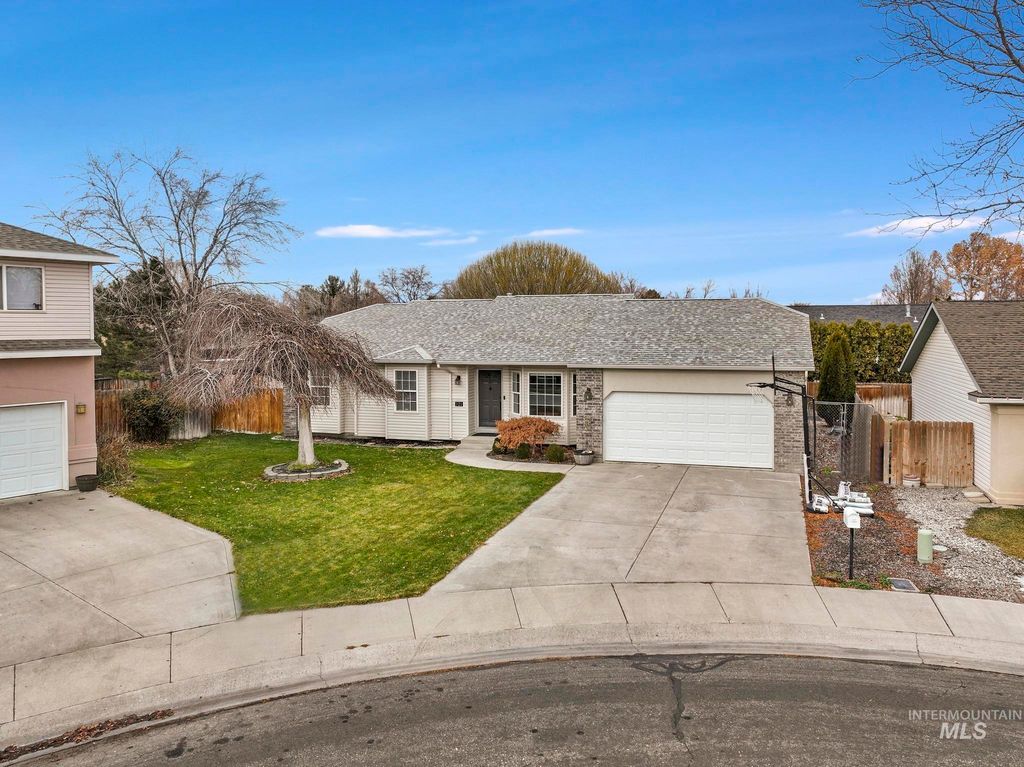 321 Cedarpark Cir, Twin Falls, ID 83301