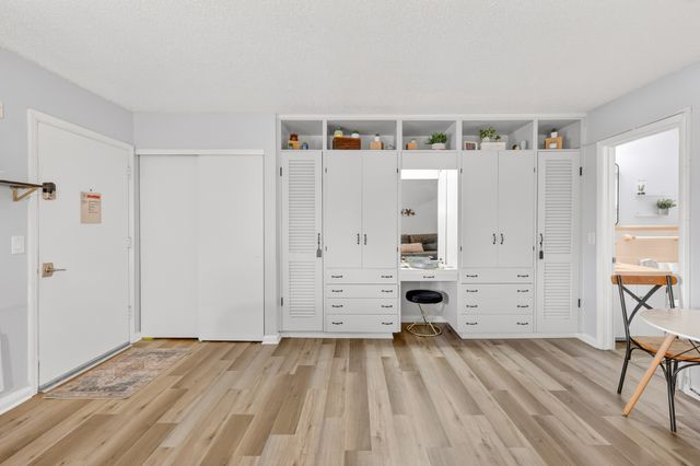 803 Hillview Hts Apt 205, Nashville, TN 37204