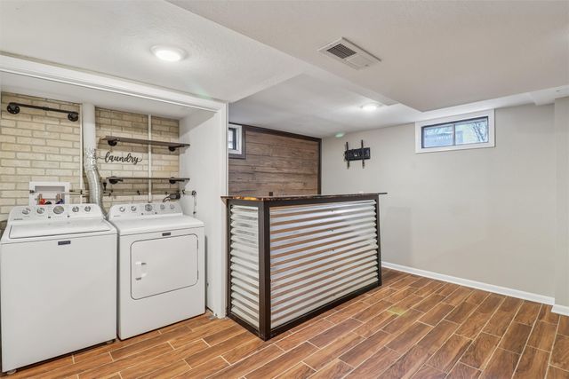 210 Market Avenue SW, Mitchellville, IA 50169