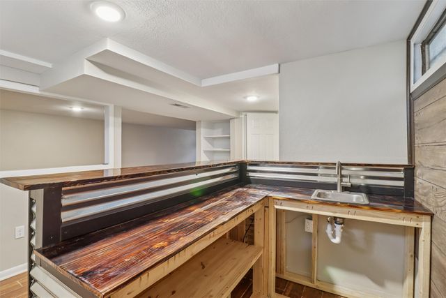 210 Market Avenue SW, Mitchellville, IA 50169