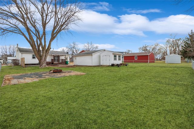 210 Market Avenue SW, Mitchellville, IA 50169