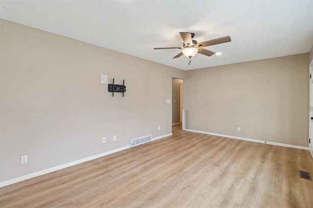 210 Market Avenue SW, Mitchellville, IA 50169