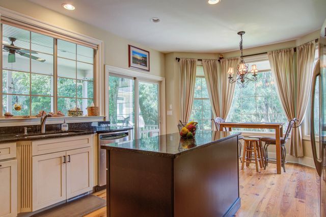 8657 Refuge Point Circle, North Charleston, SC 29420